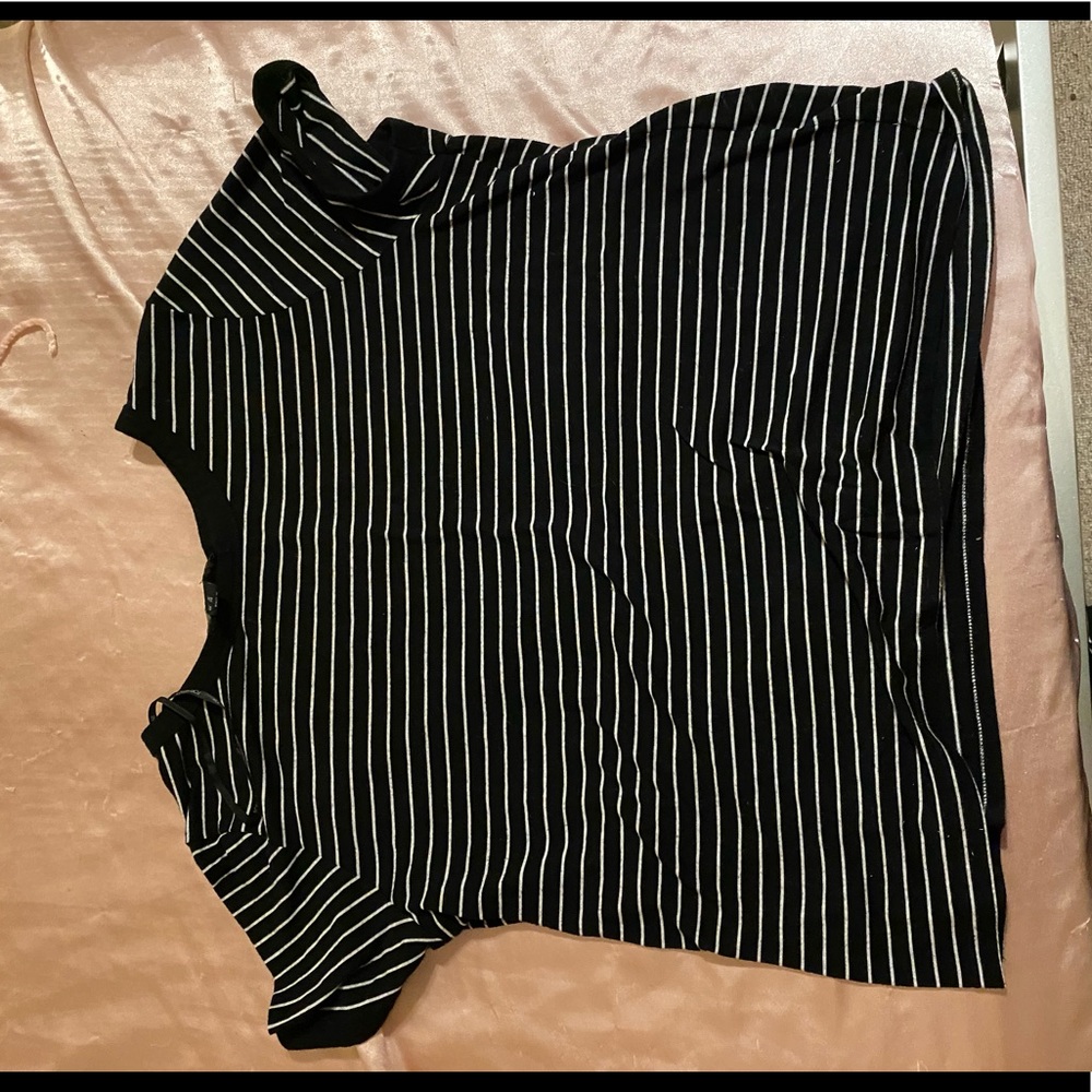 F21 Striped cropped tee